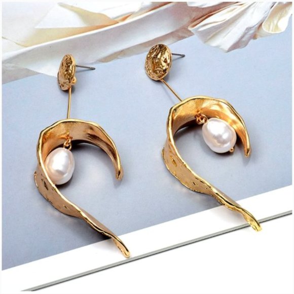 Hang Pearl Long Drop Earrings - Picture 3 of 10